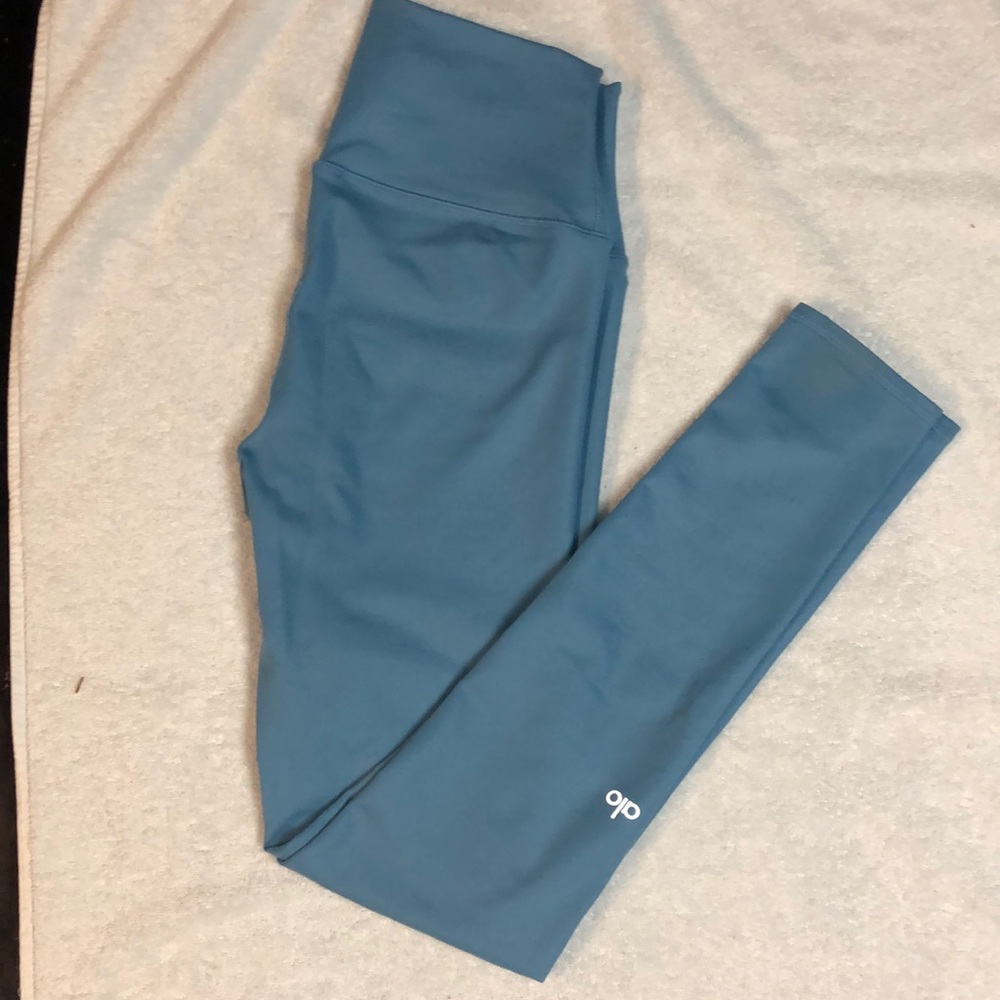 Alo Airbrush leggings. Sz M. 27” inseam.